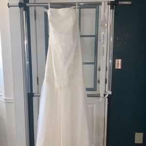 David’s bridal Wedding dress